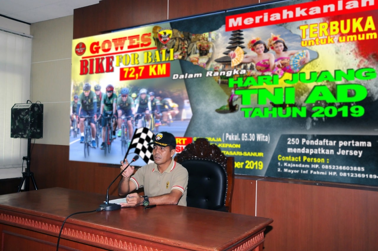 Peringati Hari Juang TNI AD, Kodam IX/Udayana Akan Gelar “Bike For Bali 72.7 Km” Kapendam IX/Udayana Kolonel Kav Jonny Harianto G, S.I.P., menjelaskan event Gowes Bike for Run 72.7 Km.
