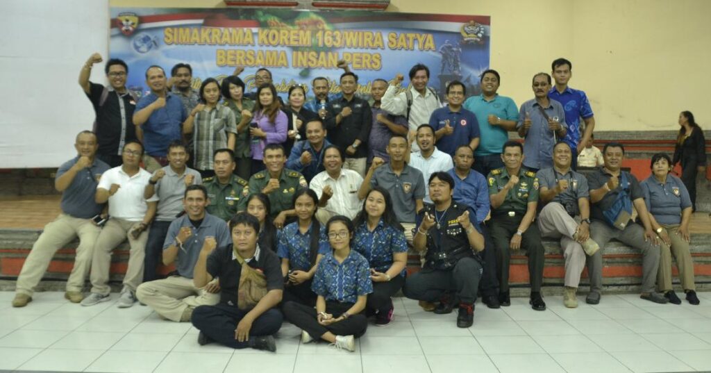 Kegiatan simakrama (silaturahmi) dengan sejumlah awak media, baik media cetak, elektronik dan juga online di Aula Wira Satya, Kamis (12/03).