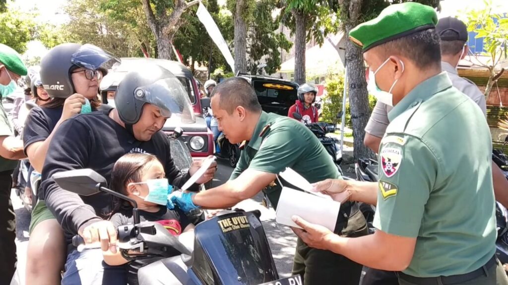 Kodim Bangli bersama, Polres dan Kejari Bagikan 2 Ribu Masker Gratis