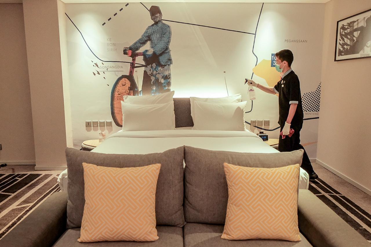 Kemenparekraf Manfaatkan Hotel Untuk Tenaga Medis dan Satgas COVID – 19 Menparekraf Wishnutama Kusubandio mengumumkan secara resmi pemanfaatan hotel dan transportasi yang akan digunakan bagi tenaga medis dan satgas dalam penanganan wabah COVID-19.