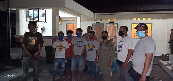 Pesta Miras, Empat Duktang Diamankan Satgas COVID-19 Desa Peguyangan Kangin Satgas COVID-19 Desa Peguyangan Kangin amankan empat duktang yang kedapatan pesta miras. (ist)