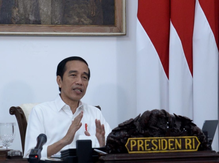 Presiden Jokowi: Antisipasi Pergeseran Tren Pariwisata Dunia Selepas Pandemi Presiden Joko Widodo memimpin rapat terbatas (ratas) mengenai tatanan normal baru di sektor pariwisata yang produktif dan aman dari COVID-19 secara telekonferensi dari Istana Merdeka, Jakarta pada Kamis, 28 Mei 2020. (ist)