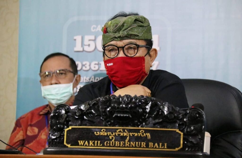 Wakil Gubernur Bali Tjokorda Oka Artha Ardana Sukawati (Cok Ace) saat memimpin rapat Persiapan Protokol Era Baru di Bidang Pariwisata, Denpasar, Senin (29/6). (ist)