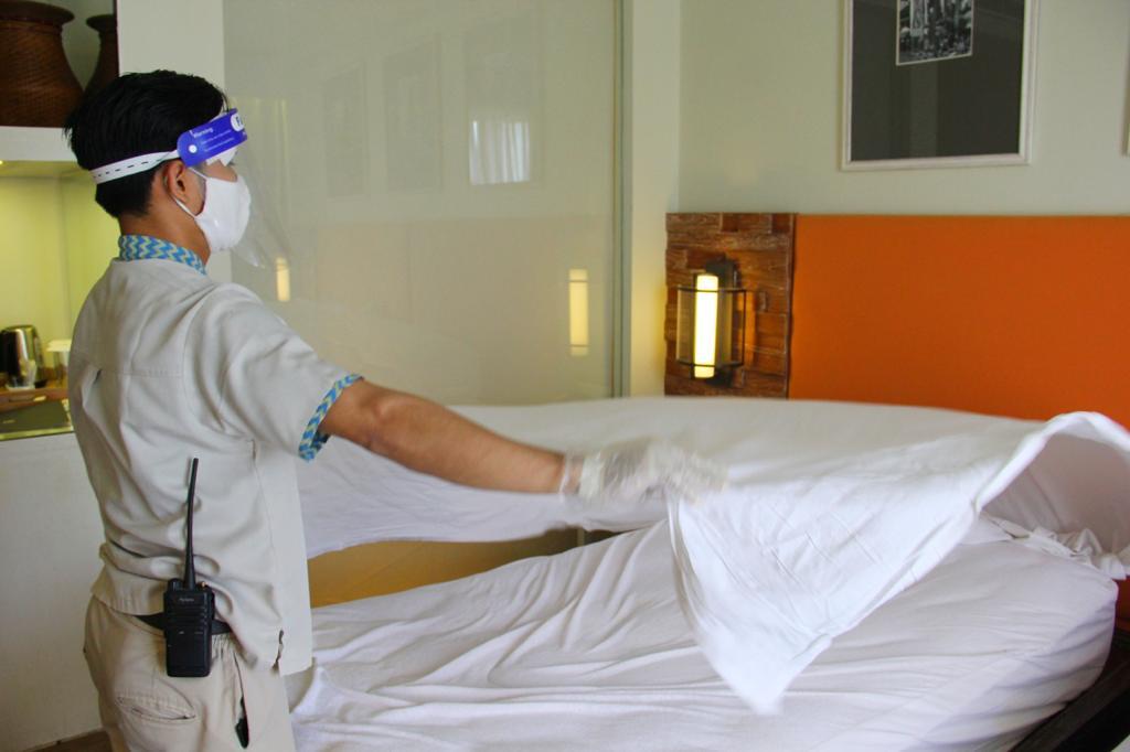 Sebanyak 500 Kamar Disiapkan Untuk Pasien dan Tenaga Kesehatan COVID-19 di Bali Protokol kesehatan di hotel. (ilustrasi/kemenparekraf)