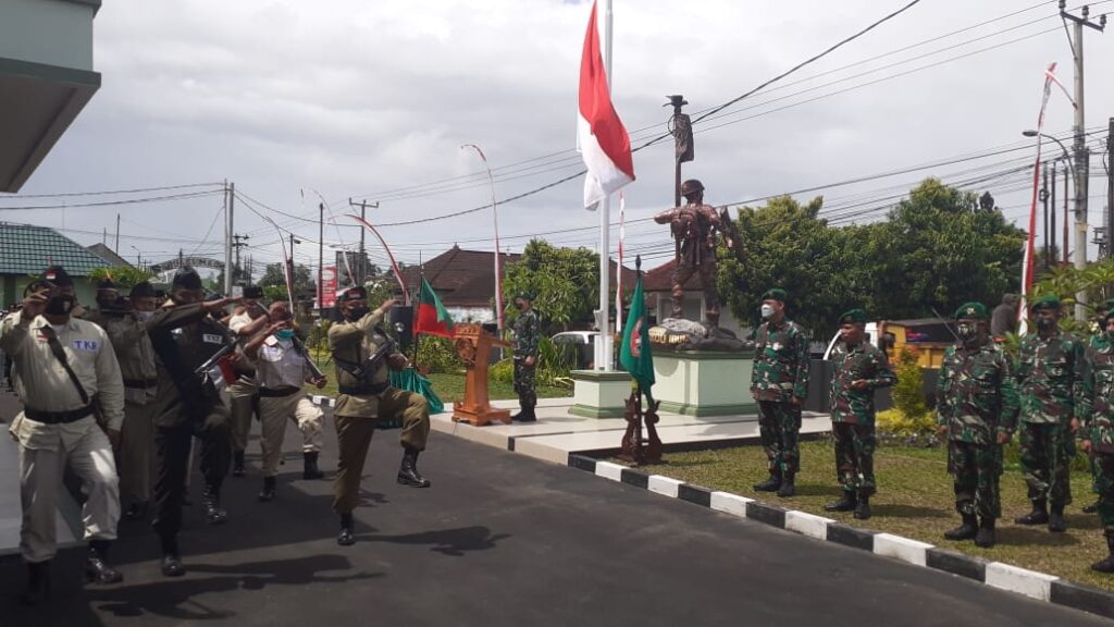 Peringatan dan syukuran HUT ke-72 Infanteri TNI AD Tahun 2020 dirangkai dengan perayaan HUT ke-58 Rindam IX/Udayana di Mako Rindam IX/Udayana, Kediri, Tabanan, Sabtu (19/12/2020). (fb/ist)