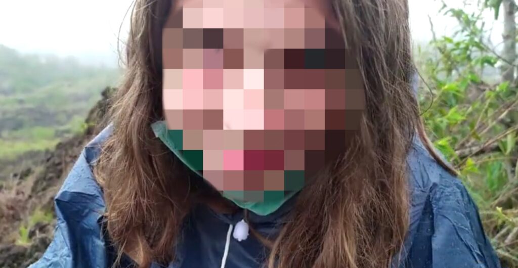 Tangkapan layar video asusila oleh WNA Rusia yang diduga berlokasi di Gunung Batur.