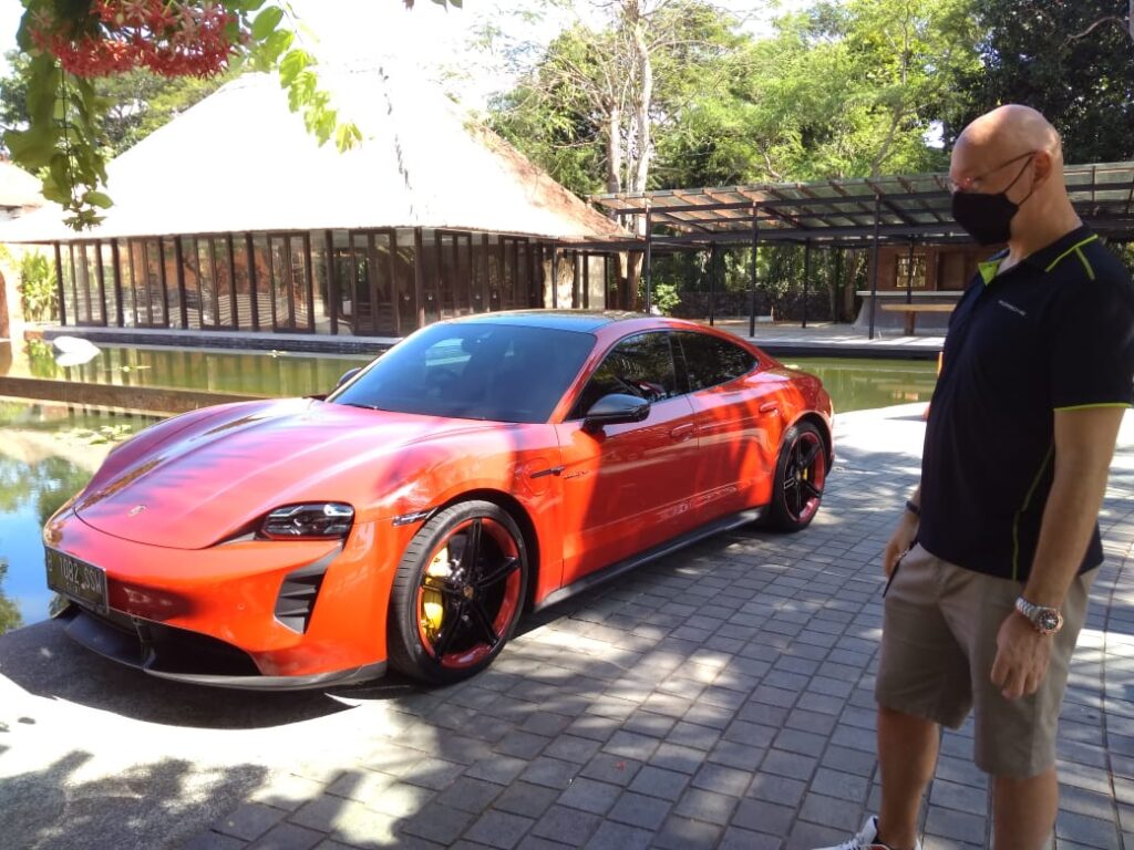 Porsche Indonesia Hadirkan Mobil Sport Listrik Taycan ke Bali