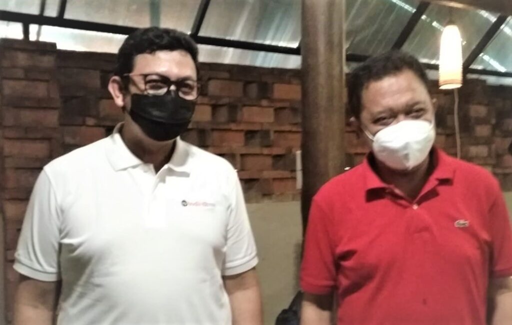 E. Kurniawan, VP Marketing Management IndiHome (kiri), dan Bayun Royong Rohadi, GM Witel Denpasar.