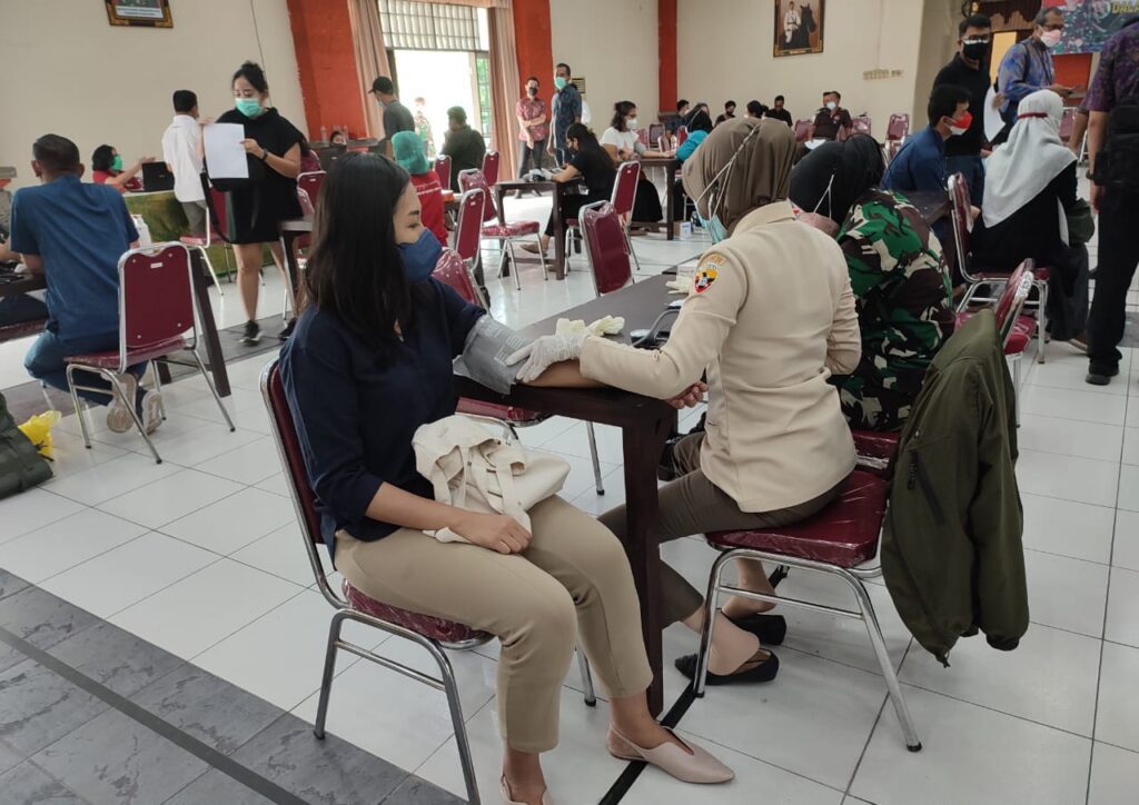 Korem 163/Wira Satya Bersama Bank Indonesia Gelar Vaksin Booster