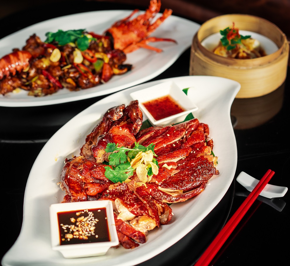 Mama San Bali Hadir Dengan Kelezatan Berbagai Hidangan Baru, Terilhami Hidangan Klasik Tionghoa Bebek Panggang, salah satu hidangan andalan baru di Mama San.