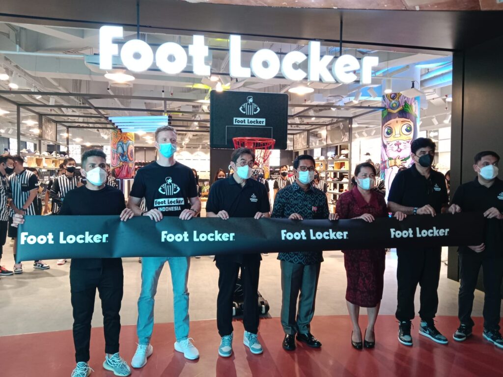 Foot Locker Buka Gerai Pertama di Bali