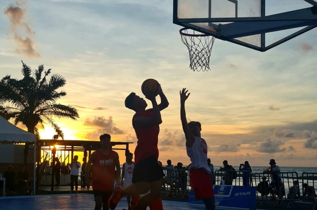 Discovery Mall Bali Hadirkan Lapangan Basket Depan Pantai 