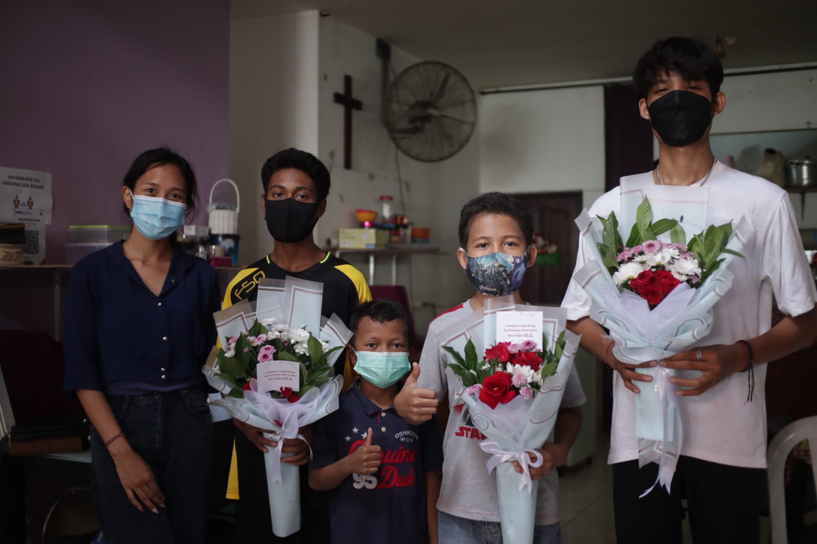Tumbuhkan Kreativitas dalam Berwirausaha Sejak Dini, Komunitas Gen L Beri Pelatihan Merangkai Bunga pada Anak Panti Asuhan Komunitas Gen L Beri Pelatihan Merangkai Bunga pada Anak Panti Asuhan