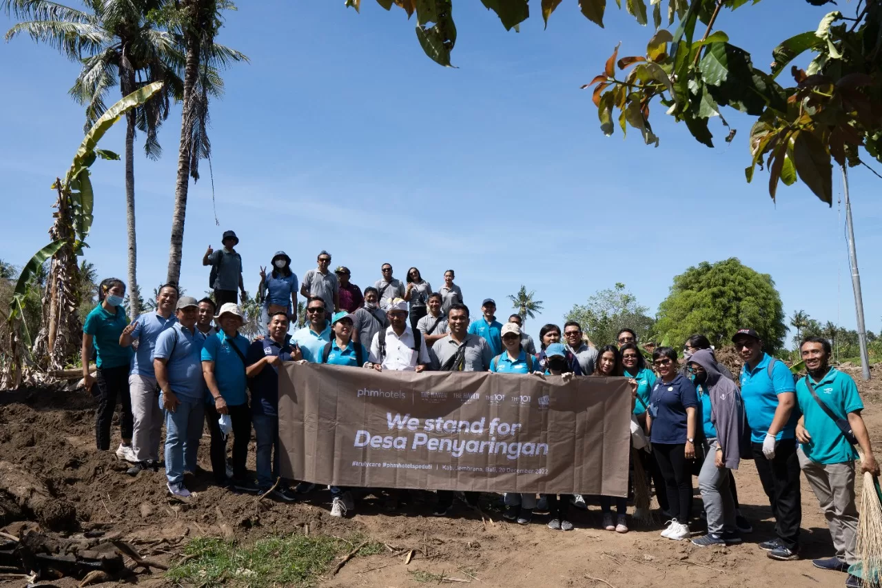 PHM Hotels Unit Bali Salurkan Bantuan untuk Korban Bencana Alam di Desa Penyaringan