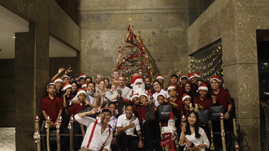 The Haven Suites Bali Berawa Ajak Anak-anak Rayakan Christmas Carol