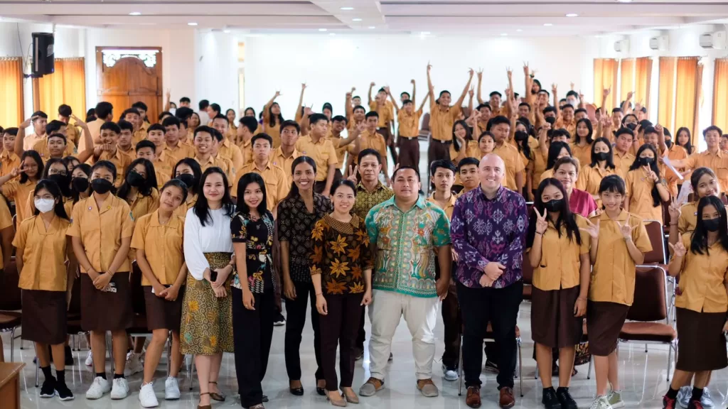 Cross Hotels & Resorts Indonesia Mulai Program Link & Match dengan Menggandeng SMK Triatma Jaya Badung