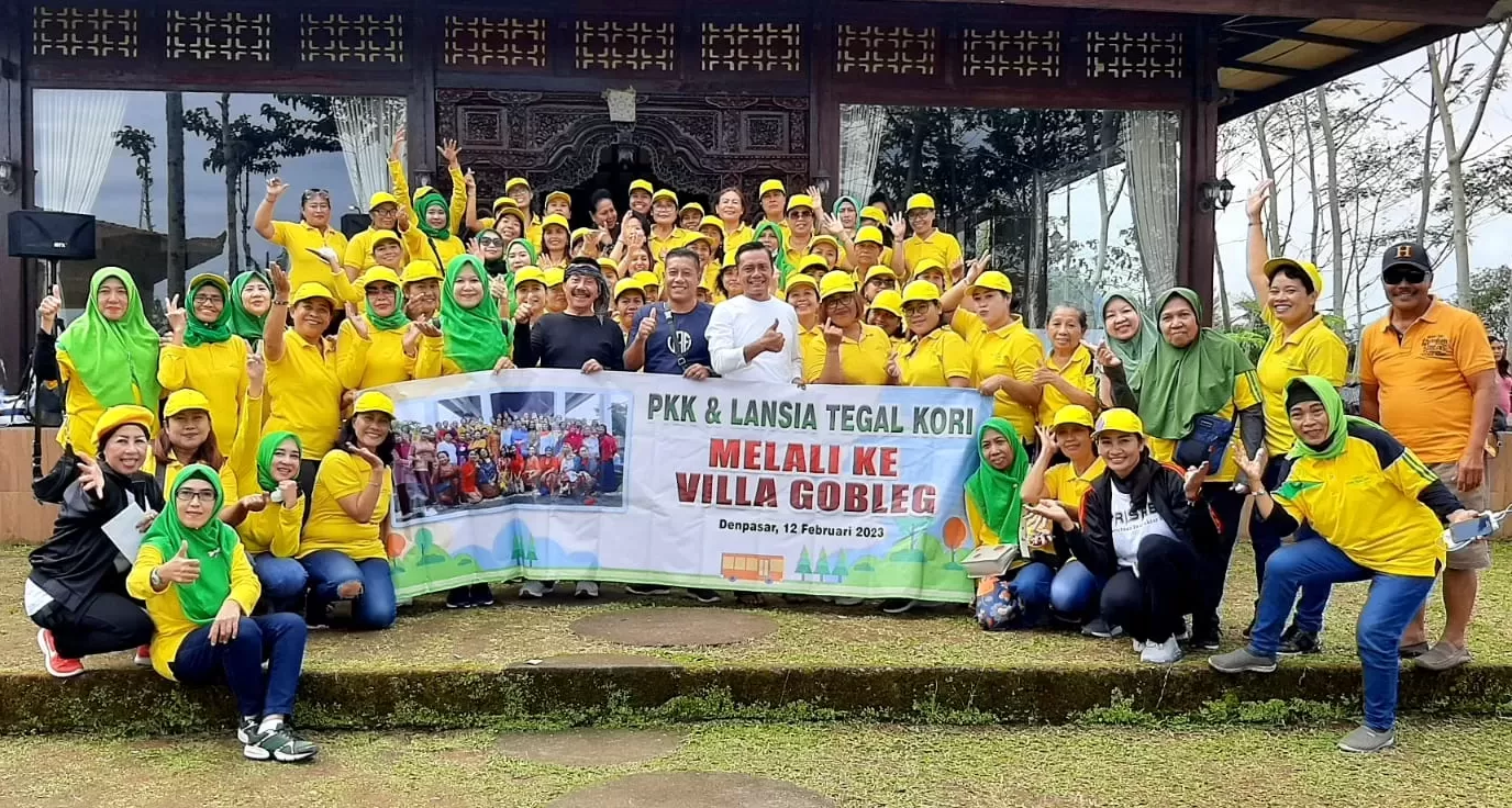 Warga Tegal Kori Ikuti Simakrama dengan Keluarga Suwandhi dan Oka Mahendra Warga Tegal Kori Ikuti Simakrama dengan Keluarga Suwandhi dan Oka Mahendra