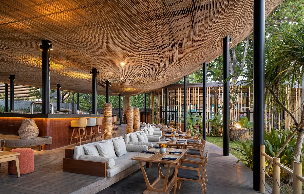 Manjakan Diri Sepanjang Hari di Restoran Tepi Pantai Ikonik Byrd House, Sanur Byrd House
