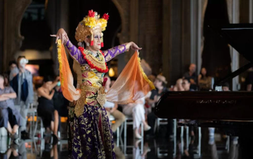 Kolaborasi Lintas Seni Fotografi dan Tari di The Apurva Kempinski Bali
