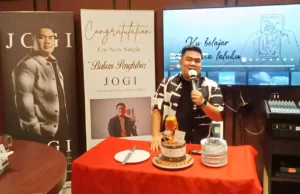 Jogi The Voice Indonesia Rilis Lagu Galau bertajuk “Bukan Penghibur” Jogi rilis single kedua “Bukan Penghibur” di Denpasar, Selasa (18/7).