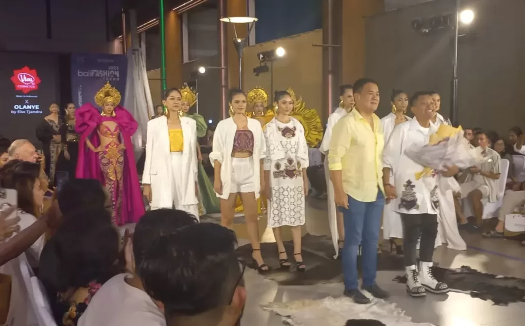 Viva Cosmetics menjadi official make up dan hair do dalam Bali Fashion Trend 2023.