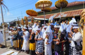 Air Suci dari Lima Gunung di Jawa dan Lombok Tiba di Pura Ulun Danu Batur Lima tirta dari lima gunung di Jawa dan Lombok tiba di Pura Ulun Danu Batur, Senin (9/10).