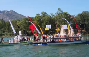 Dipuput 11 Sulinggih, Upacara Pakelem di Danau Batur Digelar Sama dengan Tahun 1919 Upacara Pakelem di Danau Batur Digelar Sama dengan Tahun 1919