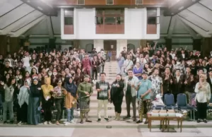 Akulaku Group Beri Edukasi dan Literasi Keuangan kepada Generasi Muda Pegiat Seni di Bali Akulaku Group gelar program literasi keuangan bertajuk "Generasi Muda Semua Bisa" di ISI Denpasar, Selasa (14/11/2023).
