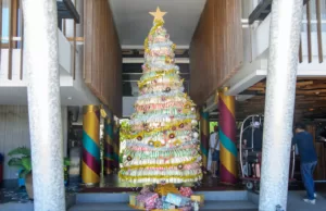 The 1O1 Bali Fontana Seminyak Siapkan Makan Malam Natal Penuh Kesan dan Kejutan Pohon Natal di The 1O1 Bali Fontana Seminyak