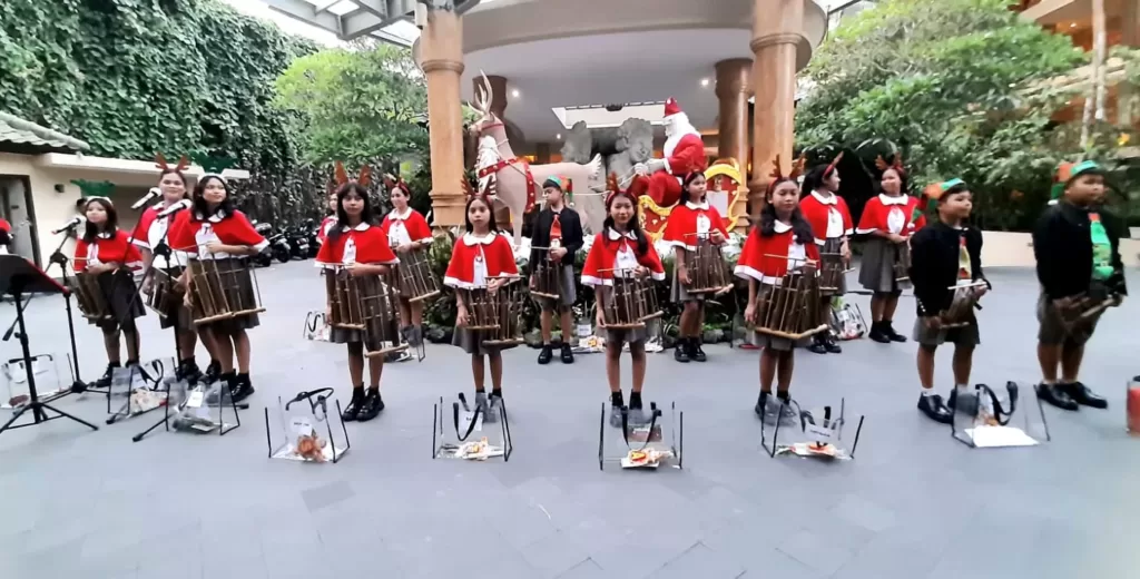 Seres Hotel & Resort Gelar Pencahayaan Natal dengan Konsep Ramah Lingkungan dan Hemat Energi