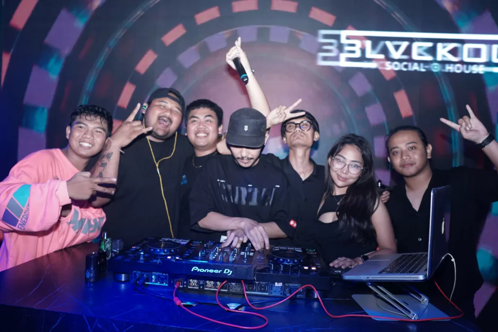 Enam DJ Lokal Bali Sukses Pukau Penonton di Event "Lost in University Party"