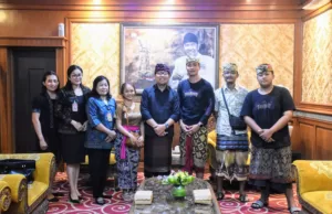 Festival Beraban 2024 Kembali Digelar, Diisi Event Otomotif dan Seni Panitia Beraban Festival beraudiensi dengan Wakil Walikota Denpasar, I Kadek Agus Arya Wibawa di Kantor Walikota Denpasar pada Selasa (26/3).