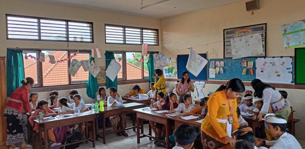 Peringatan Hari Buku Sedunia 2024 di SDN 17 Kesiman, Denpasar.