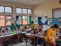 Promosikan Keindahan Buku, Cara SDN 17 Kesiman Peringati Hari Buku Sedunia 2024 Peringatan Hari Buku Sedunia 2024 di SDN 17 Kesiman, Denpasar.