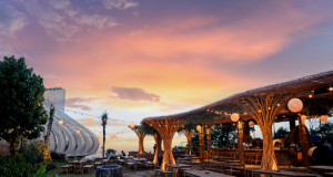 LUNA Beer Garden Dibuka di Bali, Pengalaman Kuliner Unik di Puncak Tebing LUNA Beer Garden di LUNA Beach Club.