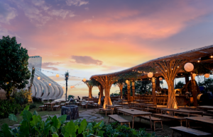 LUNA Beer Garden Dibuka di Bali, Pengalaman Kuliner Unik di Puncak Tebing LUNA Beer Garden di LUNA Beach Club.
