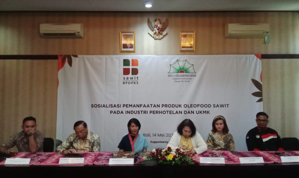 Press Conference Workshop Sosialisasi Pemanfaatan Produk Oleofood Sawit pada Industri Perhotelan dan Bisnis Kuliner di IPB Internasional.
