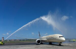 Etihad Airways Resmi Buka Rute Penerbangan Langsung Abu Dhabi – Bali Etihad Airways perdana mendarat di Bandara Internasional I Gusti Ngurah Rai, Denpasar, Bali pada Rabu (26/6/2024).