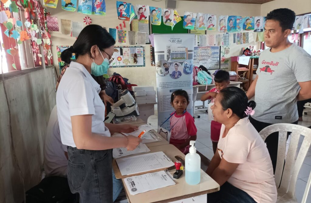 SDN 17 Kesiman dan Adya Foundation Gelar Literasi Kesehatan untuk Siswa