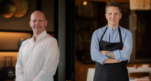 Kolaborasi Rumari dan Syrco BASÈ, Eksplorasi Kuliner Istimewa di Ubud dan Jimbaran Chef Gaetan Biesuz dari Raffles Bali dan Chef Syrco Bakker dari Syrco BASÈ.