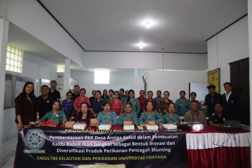 Cegah Stunting, Dosen FKP Unud Berdayakan PKK Antiga Kelod dalam Pembuatan Produk Olahan Perikanan