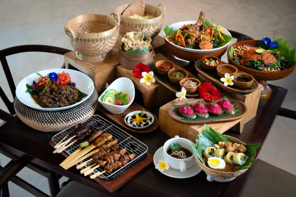 Fairfield by Marriott Bali Legian Luncurkan Loka Rasa Rijsttafel, Sajikan Kelezatan Kuliner Nusantara
