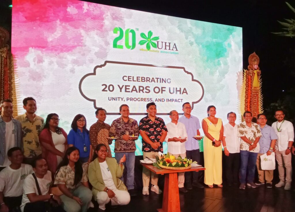 Ubud Hotels Association (UHA) merayakan hari jadinya ke-20 di The Jungle Club Ubud, Jumat (6/12/2024).