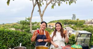 Lewat Hari Hutan Sedunia, Four Points By Sheraton Bali, Ungasan Kenalkan Jamu ke Wisatawan Kelas Membuat Jamu di Four Points by Sheraton Bali, Ungasan.