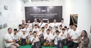 Kayon Pasawitran Berbagi di Bulan yang Fitri dengan Anak Panti Asuhan Kayon Pasawitran Berbagi di Bulan yang Fitri dengan Anak Panti Asuhan