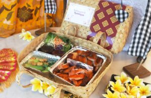 Hampers Spesial Galungan & Kuningan di Marble 8 Restaurant, untuk Perayaan yang Berkesan Hampers Spesial Galungan & Kuningan di Marble 8 Restaurant