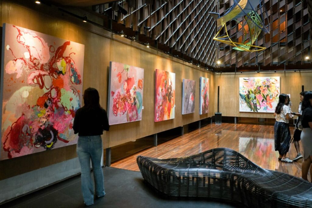 Gandeng Seniman Yogyakarta, Artotel Sanur Gelar Pameran Seni Tunggal Bertajuk ‘Harmony’