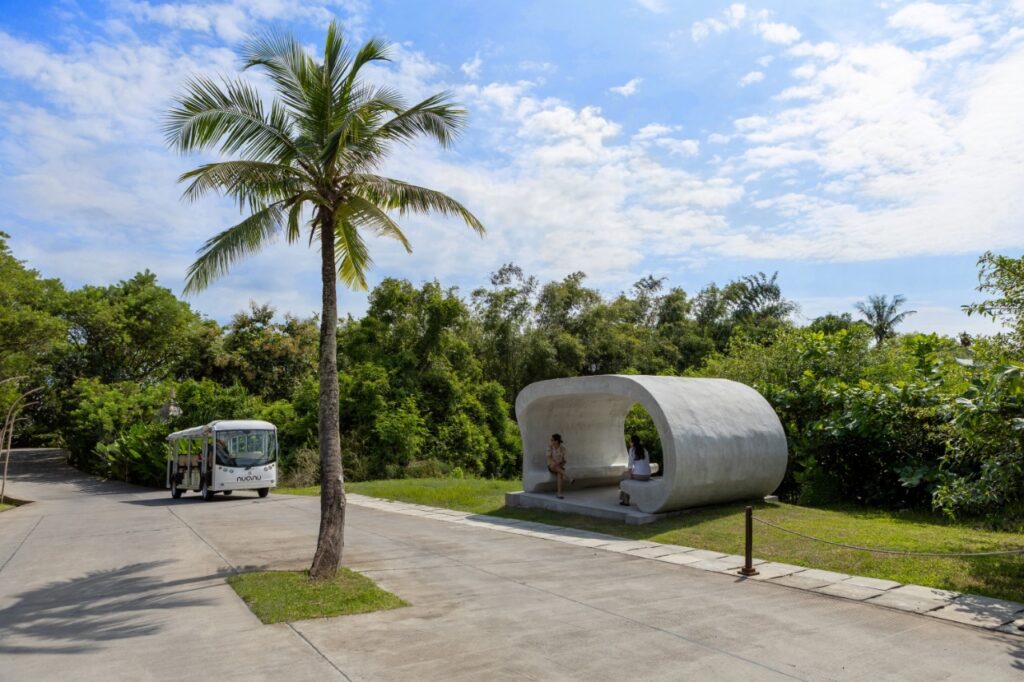 Bus Stop Enam, halte bus hasil cetak 3D di Nuanu Creative City. KREDIT FOTO: Nuanu Creative City
