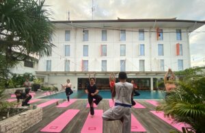 Harris Hotel Denpasar Rayakan Hari Kartini dengan Yoga dan Sajian Sehat Harris Hotel Denpasar Rayakan Hari Kartini dengan Yoga dan Sajian Sehat