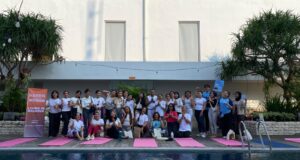 Kampanyekan Gaya Hidup Sehat, HARRIS Hotel Denpasar Gelar “Yoga by the Pool” Kampanyekan Gaya Hidup Sehat, HARRIS Hotel Denpasar Gelar “Yoga by the Pool”
